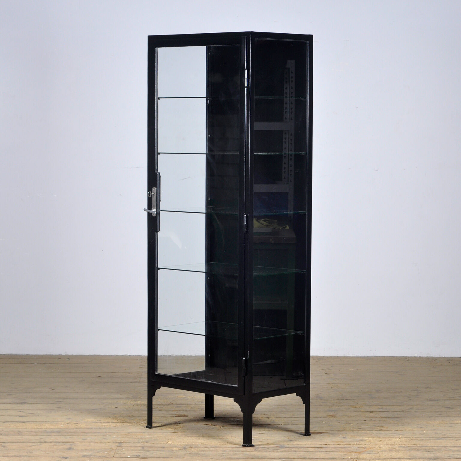 Vitrine médicale en fer et verre années 1930