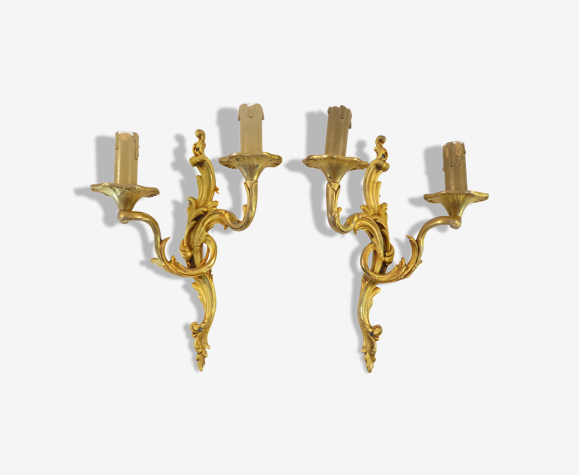 Paire d'appliques en Bronze doré de style Louis XV a 2 branches de lumiere