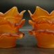 Paire de tulipes en pâte de verre ambrée