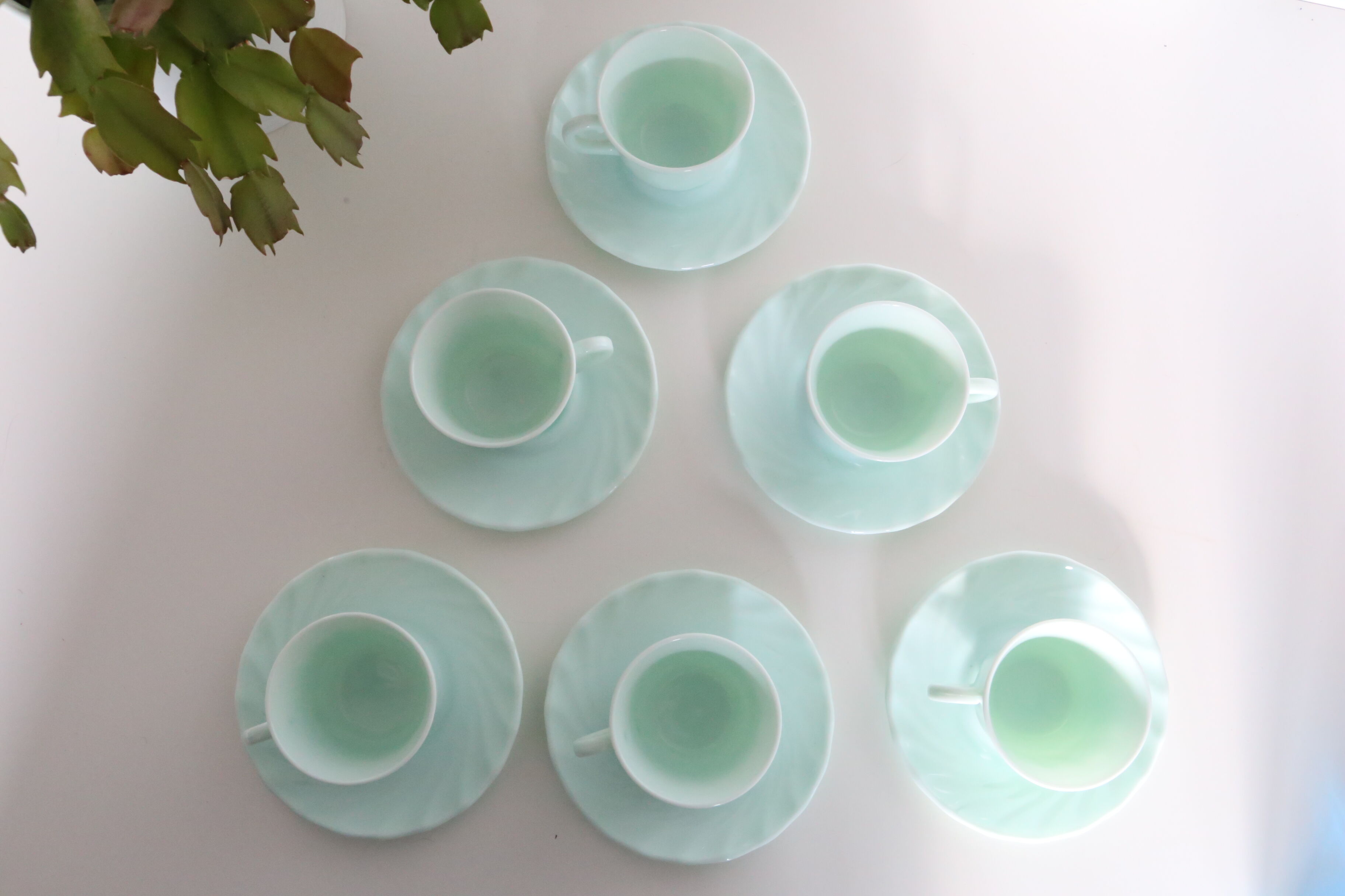 6 cups set and under cups in water green opaline