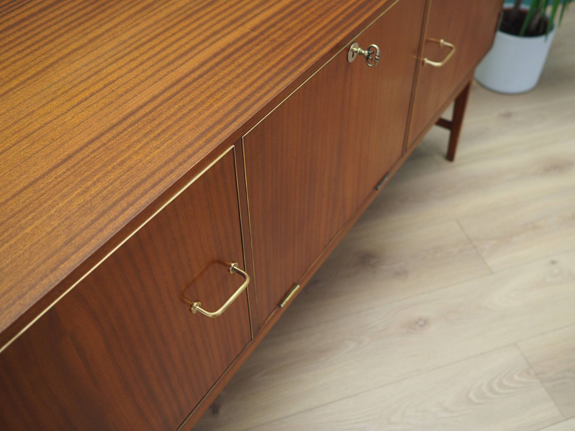 Enfilade en acajou, design danois, années 1970, production : Danemark