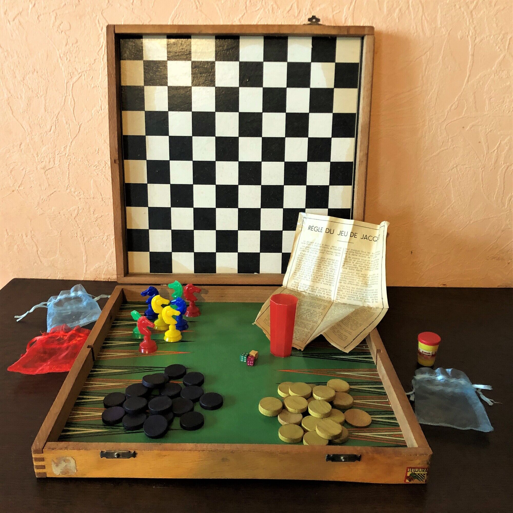 Boîte de jeu plateau de société jeujura petits chevaux, dames ... an 35/40