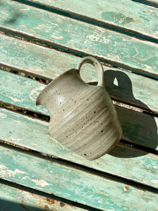 Carafe en grès signée abbaye de Fontbombault