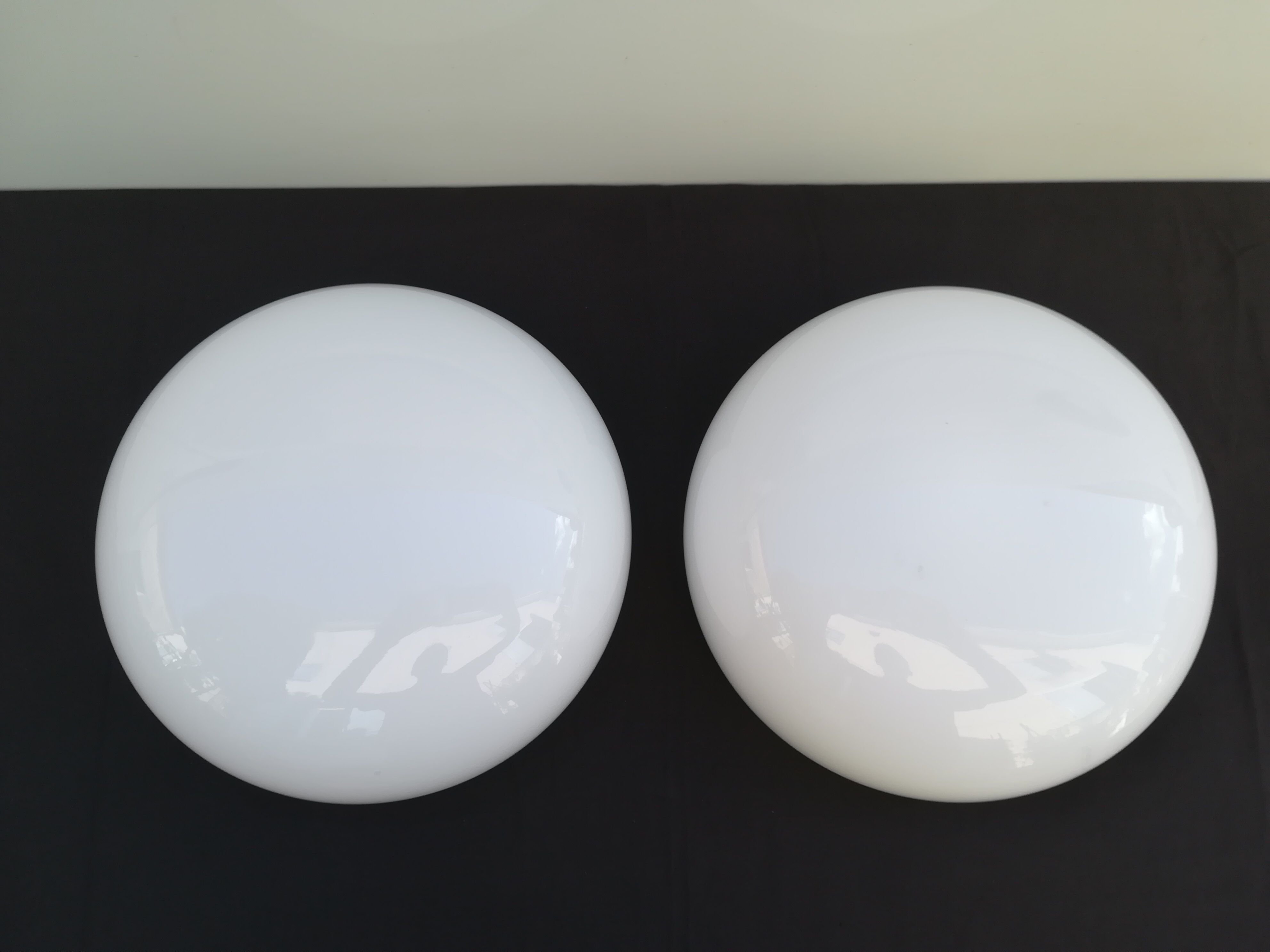 TWO PLAFONNIERS IN OPALINE OF ANNEES 60/70