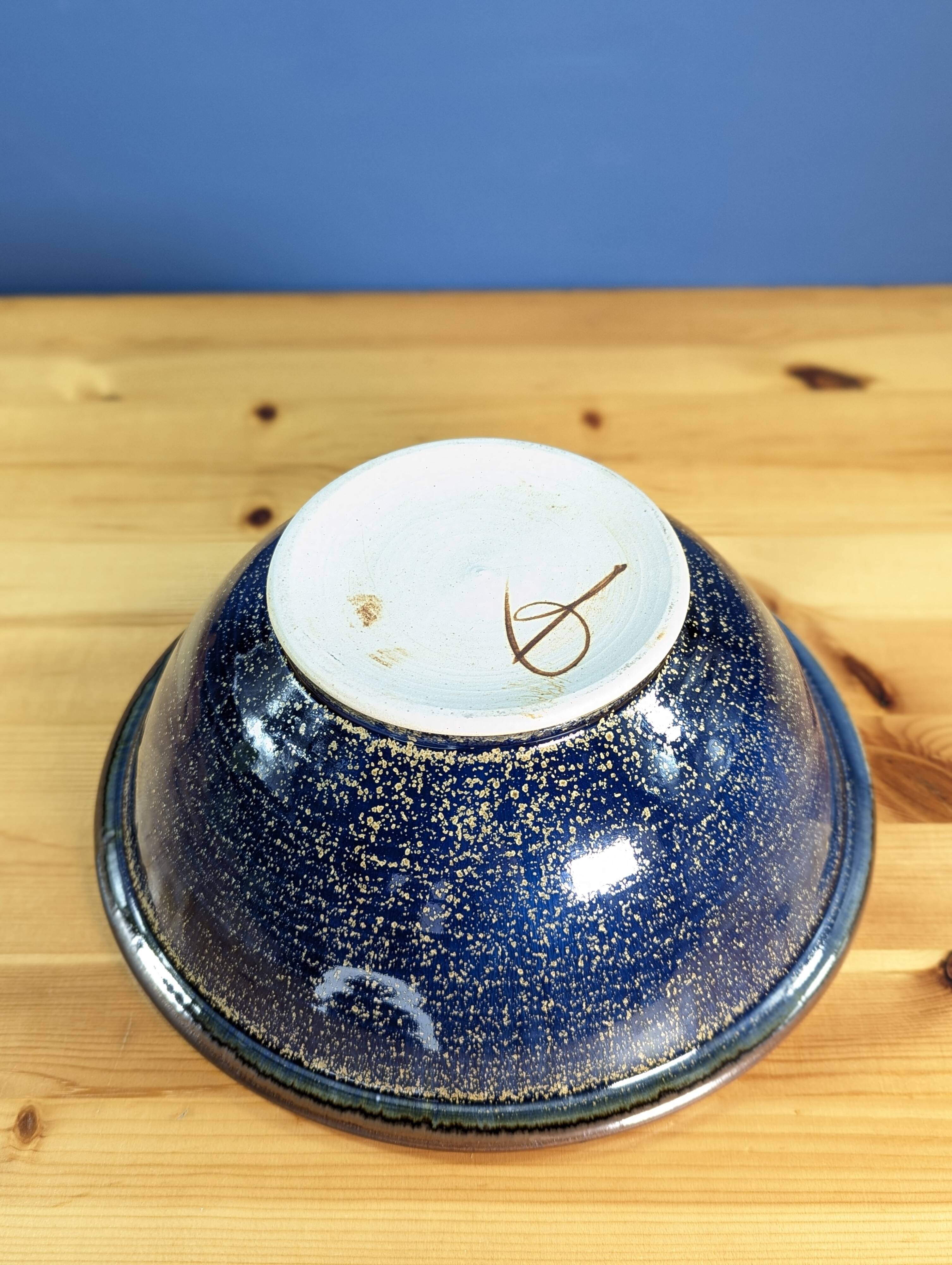 Grand Bol en Grès émaillé vernissé bleu marron signé diamètre 25cm