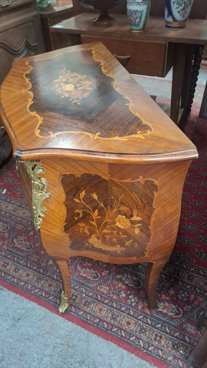 Louis XV style commode in marquetry