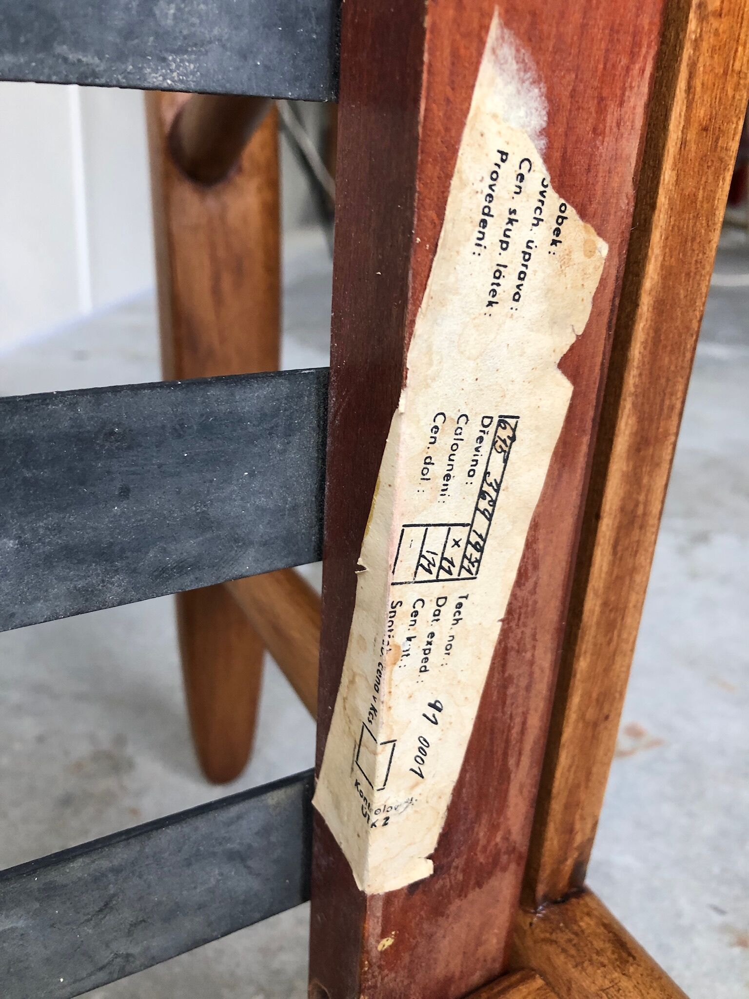 Armchair boomerang ton