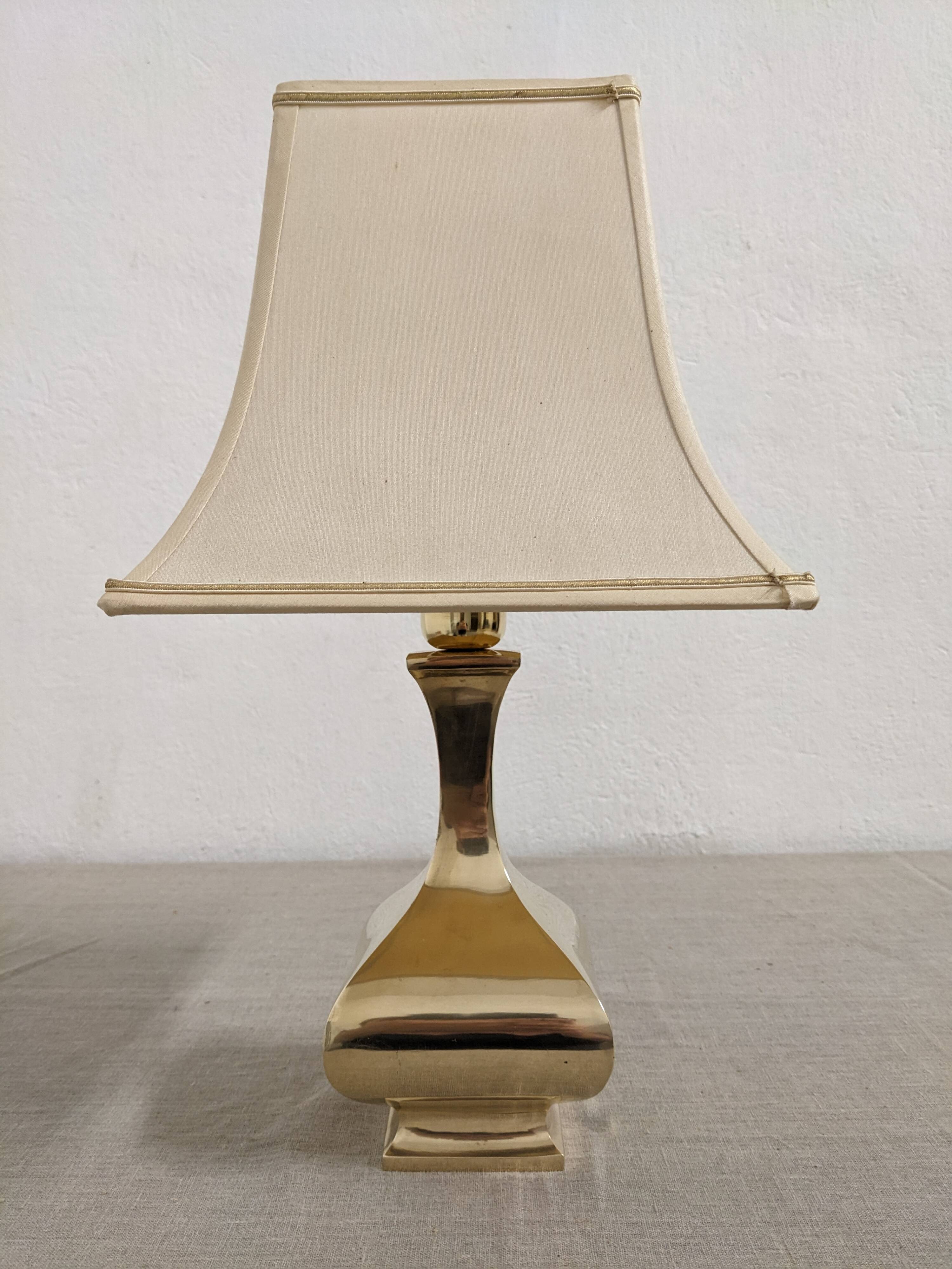 Hollywood Regency lamp in brass by Ciangiacomo design, Italy circa 1970.