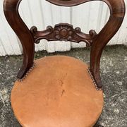 Chaise de harpiste en noyer massif milieu 19ème