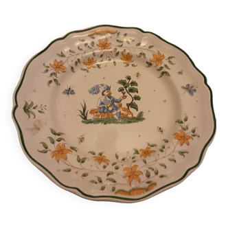 Earthenware plate reproduction gieux moustier ga