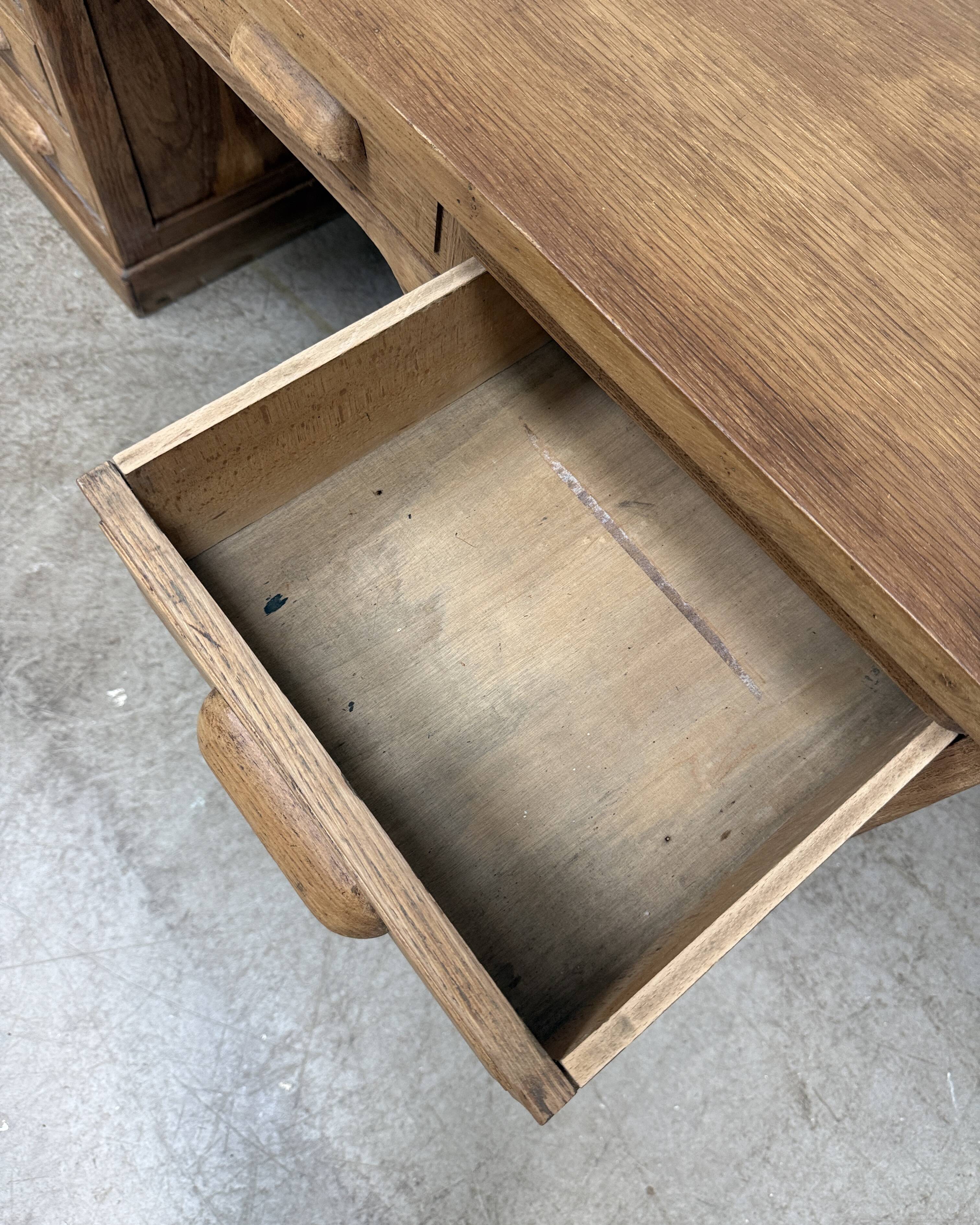 Bureau de ministre en chêne (rénové)