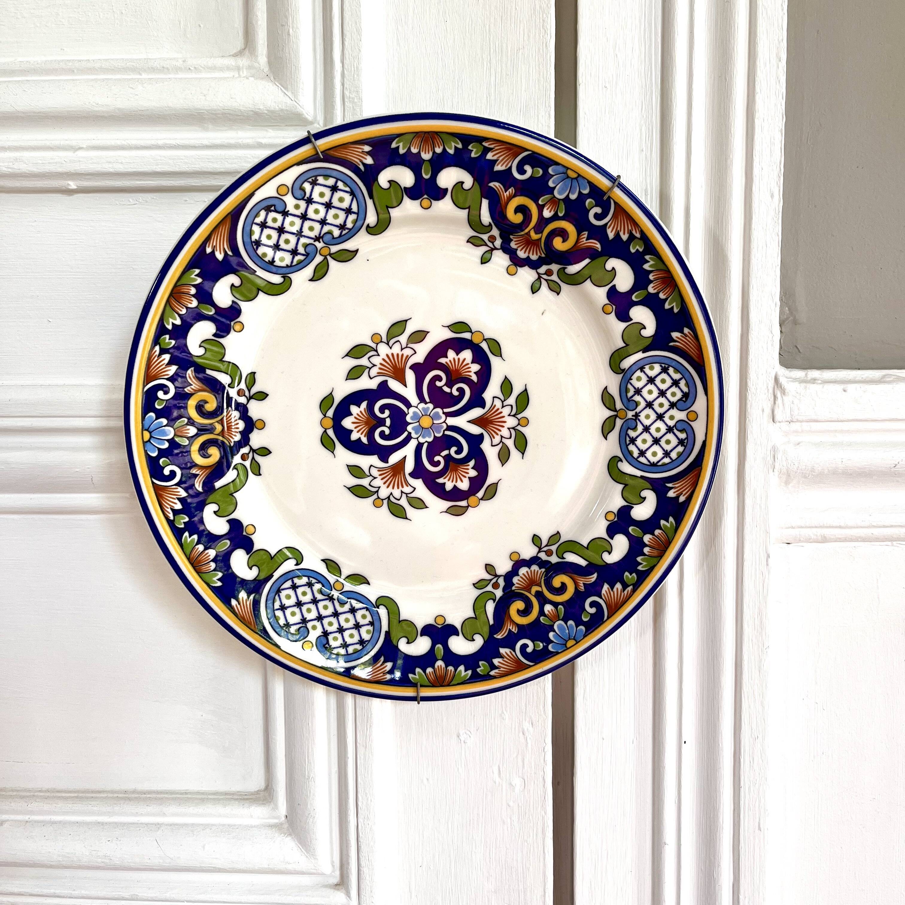 Vintage decorative plate and wall mount