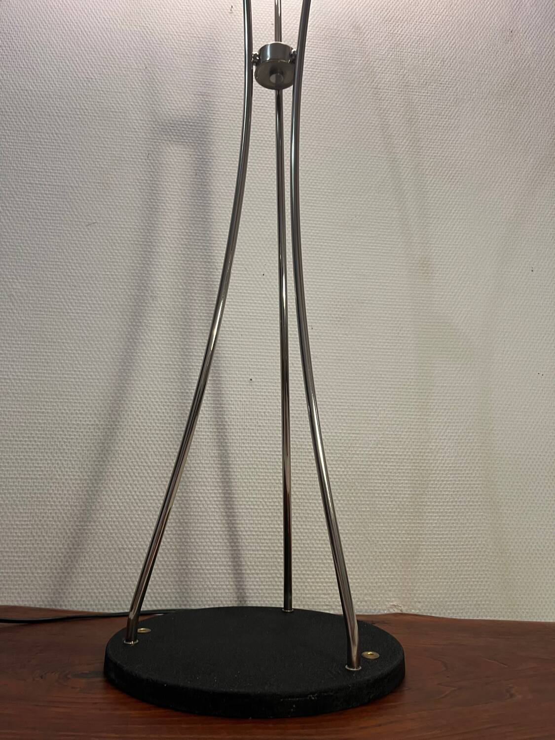 Lampadaire métal socle fonte 3 globes année 80