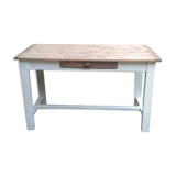 Farm table