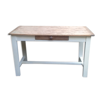 Farm table