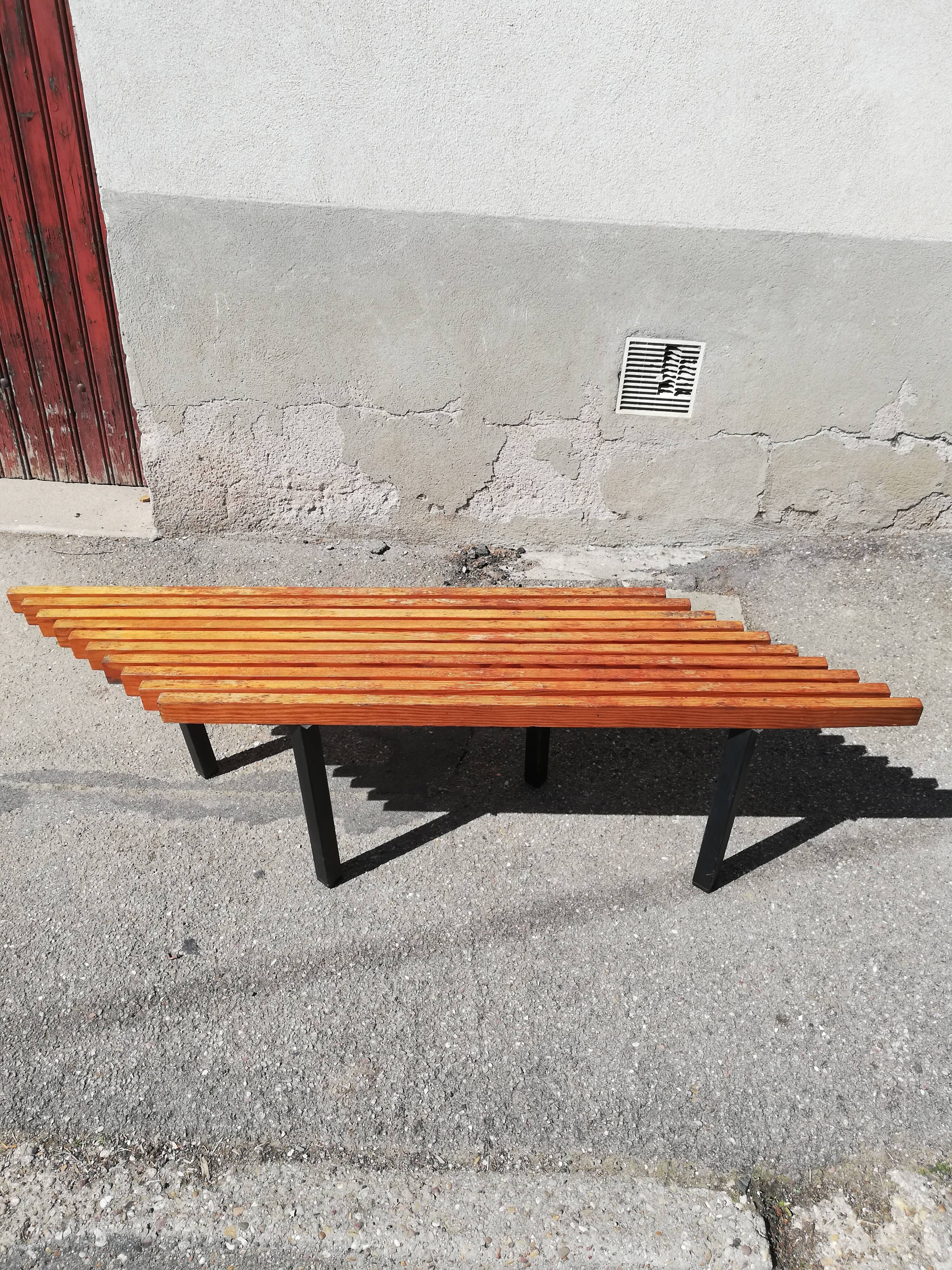Banc vintage métal et lattes de bois
