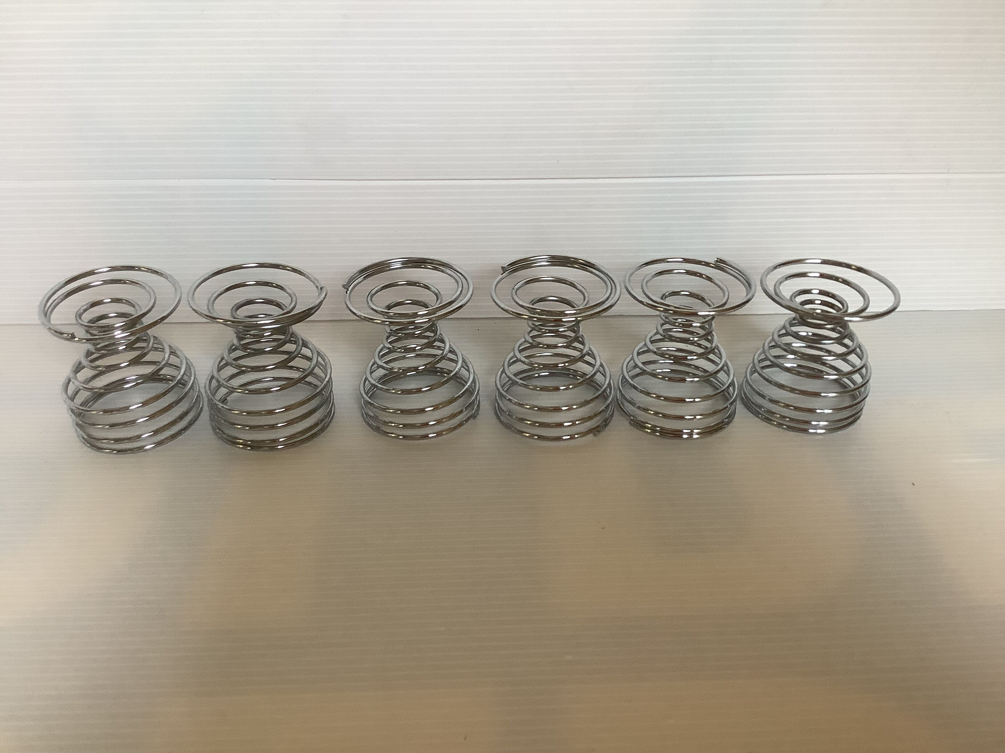 Six coquetiers ressort spirale
