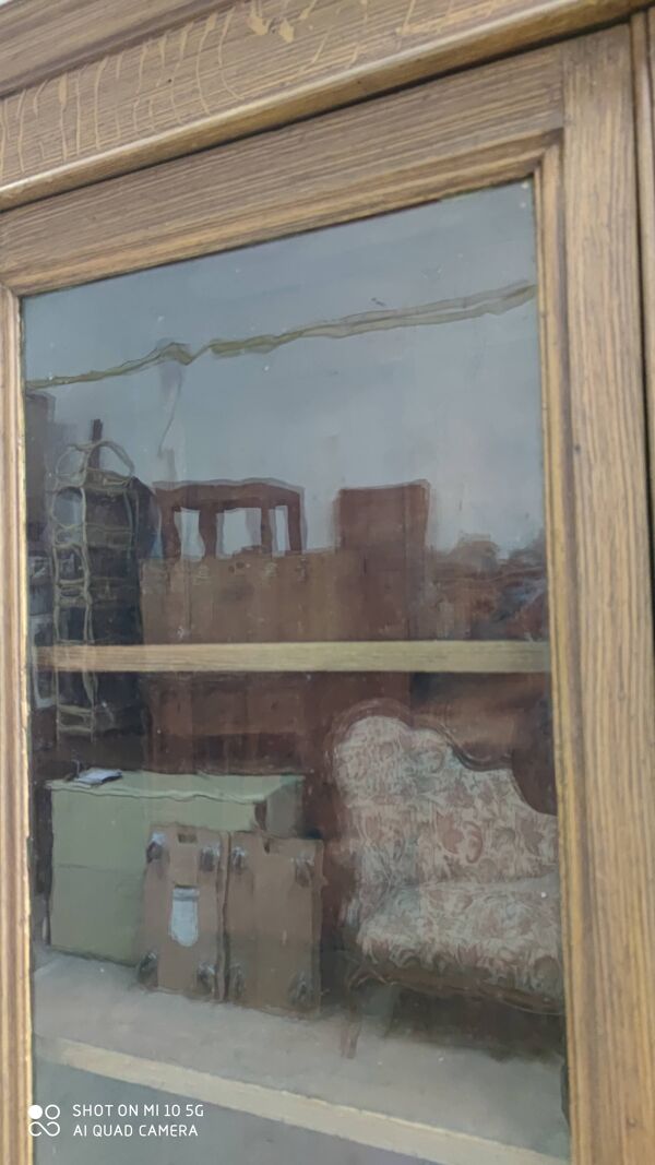 Bibliothèque en peinture trompe l'oeil façon chêne époque 1870