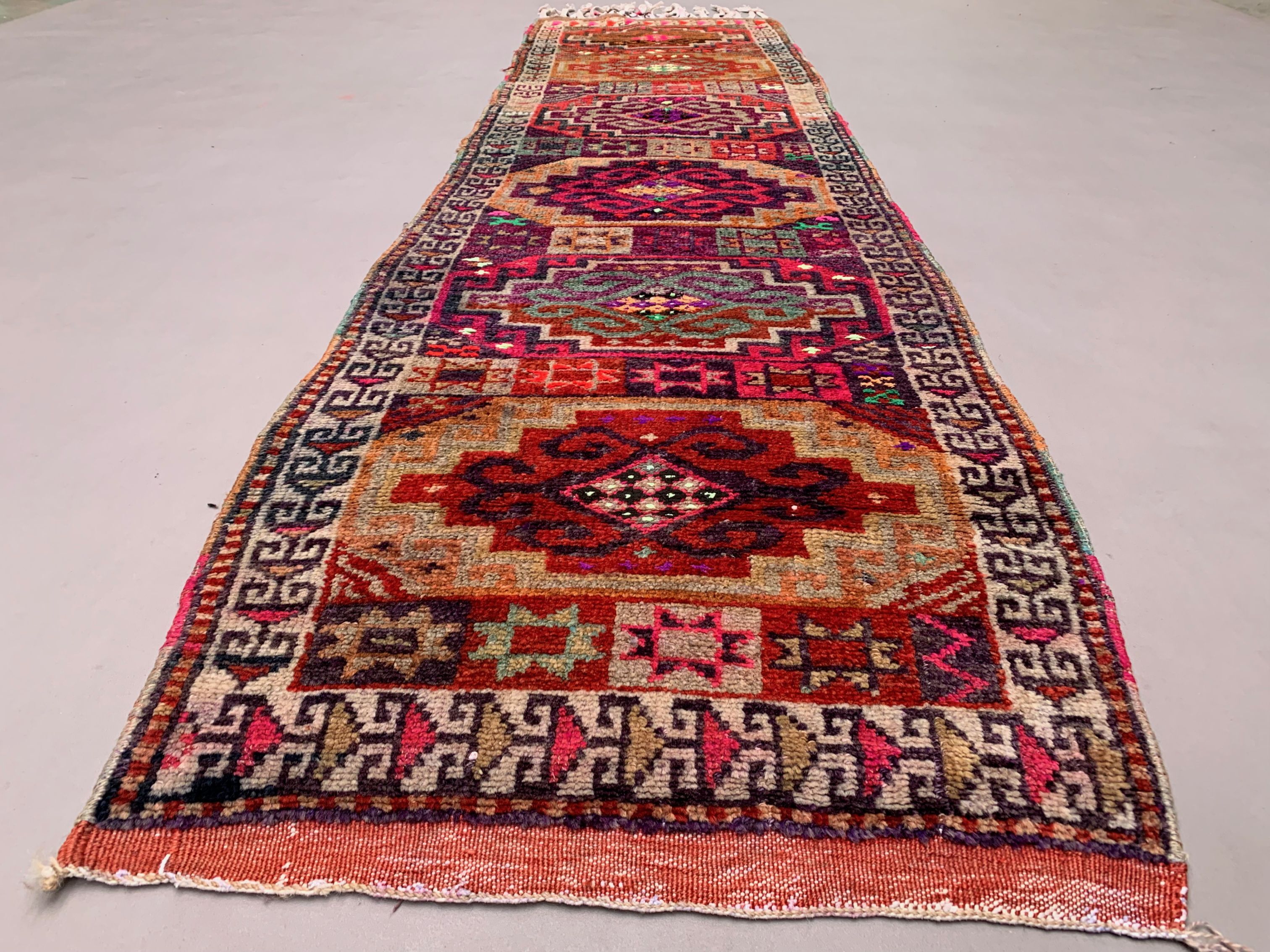 Vintage turkish tribal runner 305x83 cm veg dye wool rug tribal, handmade
