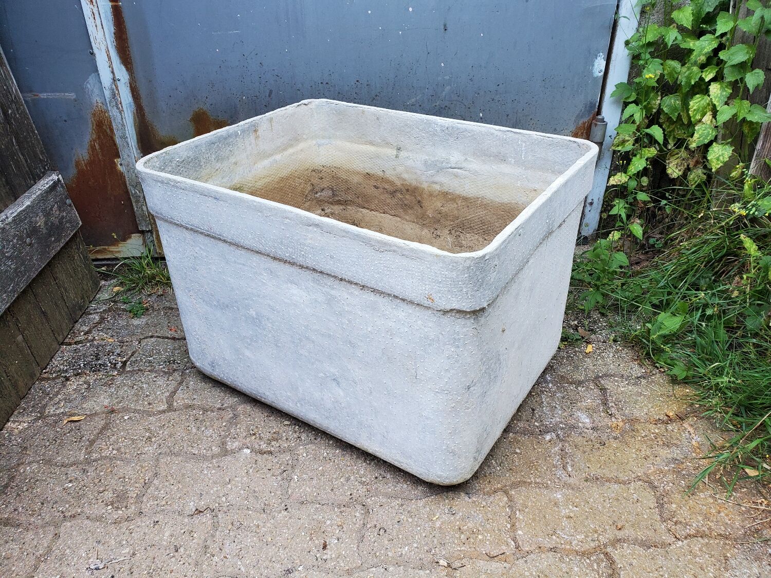 Fiber cement planter 1960/70