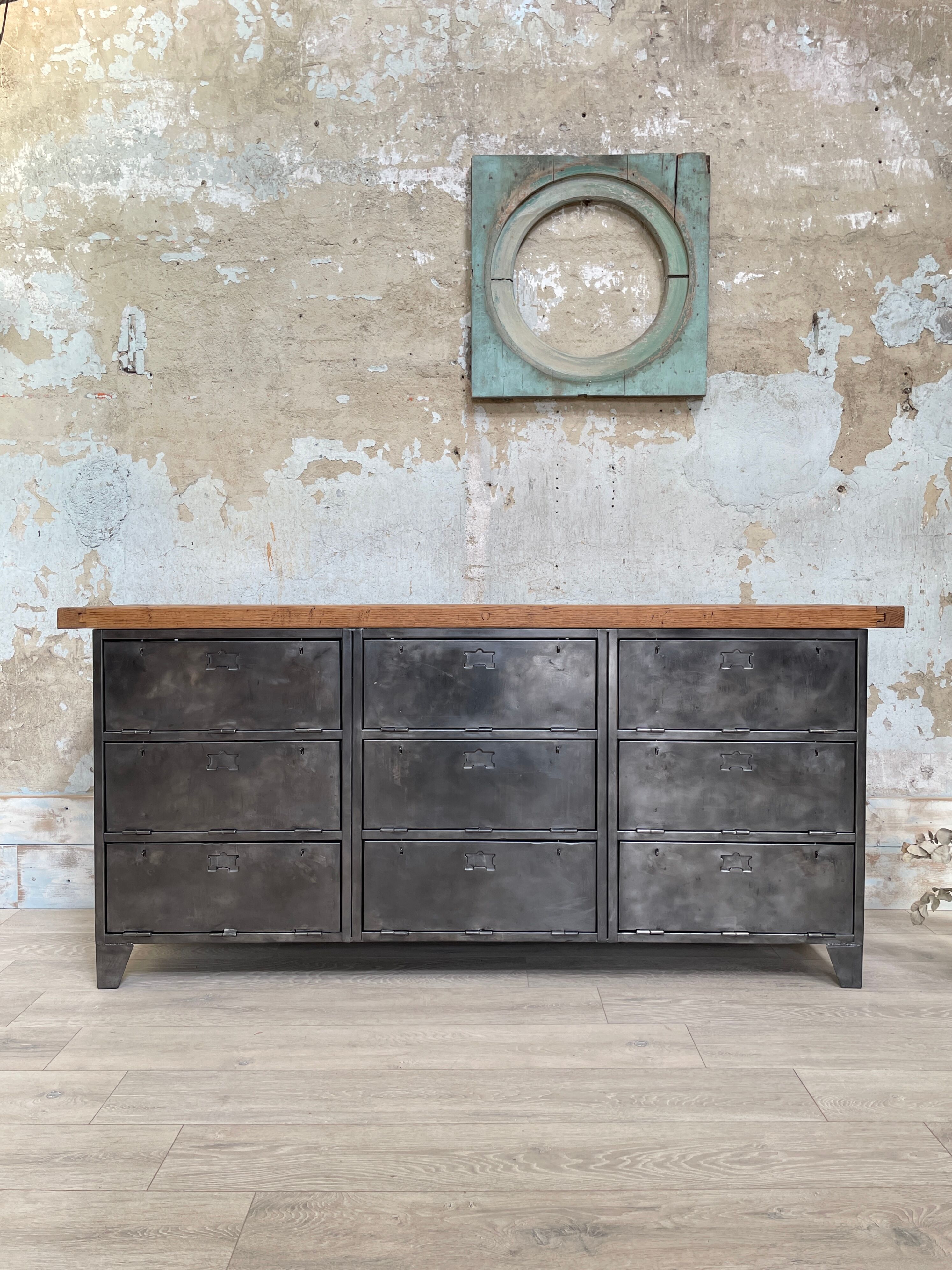 Industrial row in metal and oak.