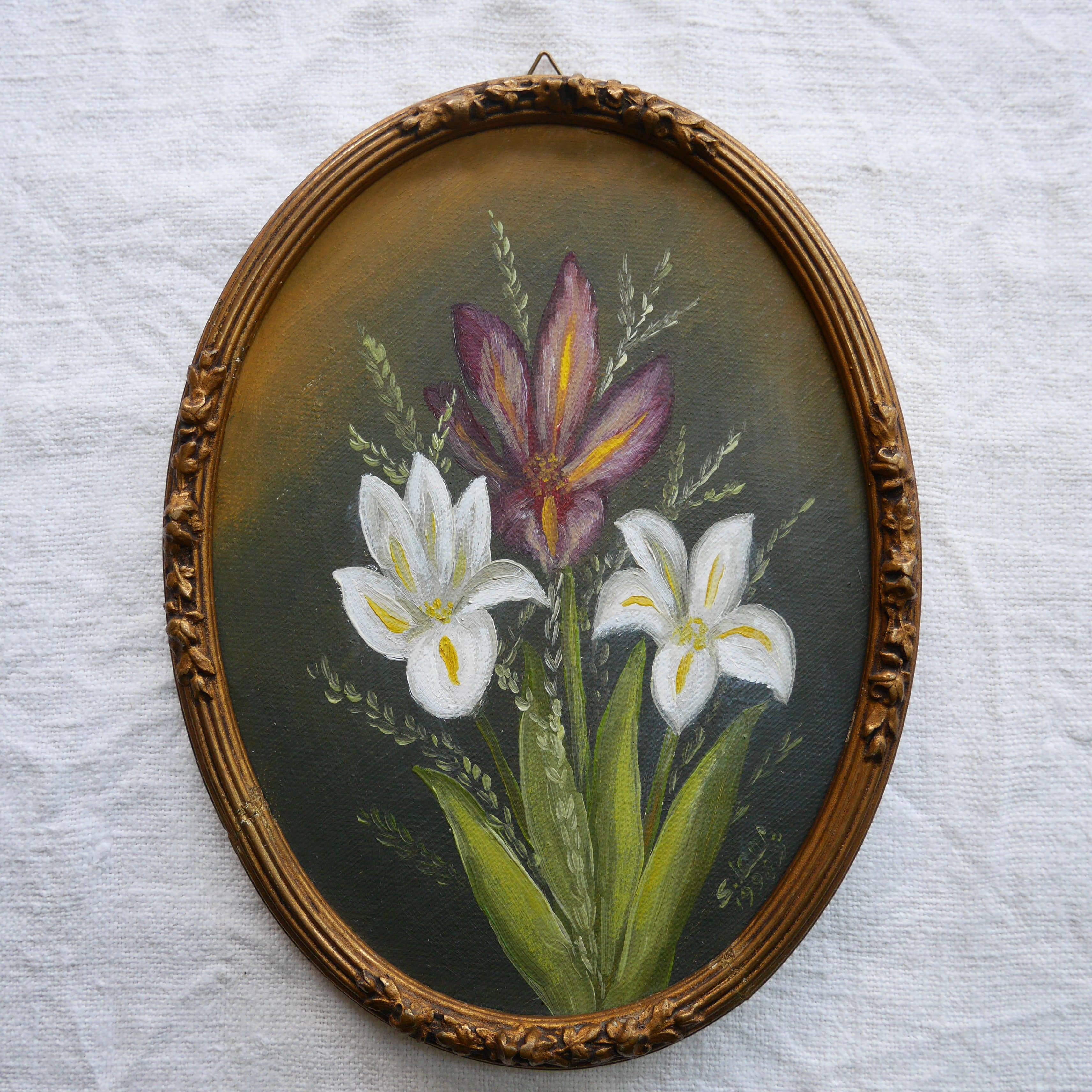 Set of 2 small oval paintings, flowers