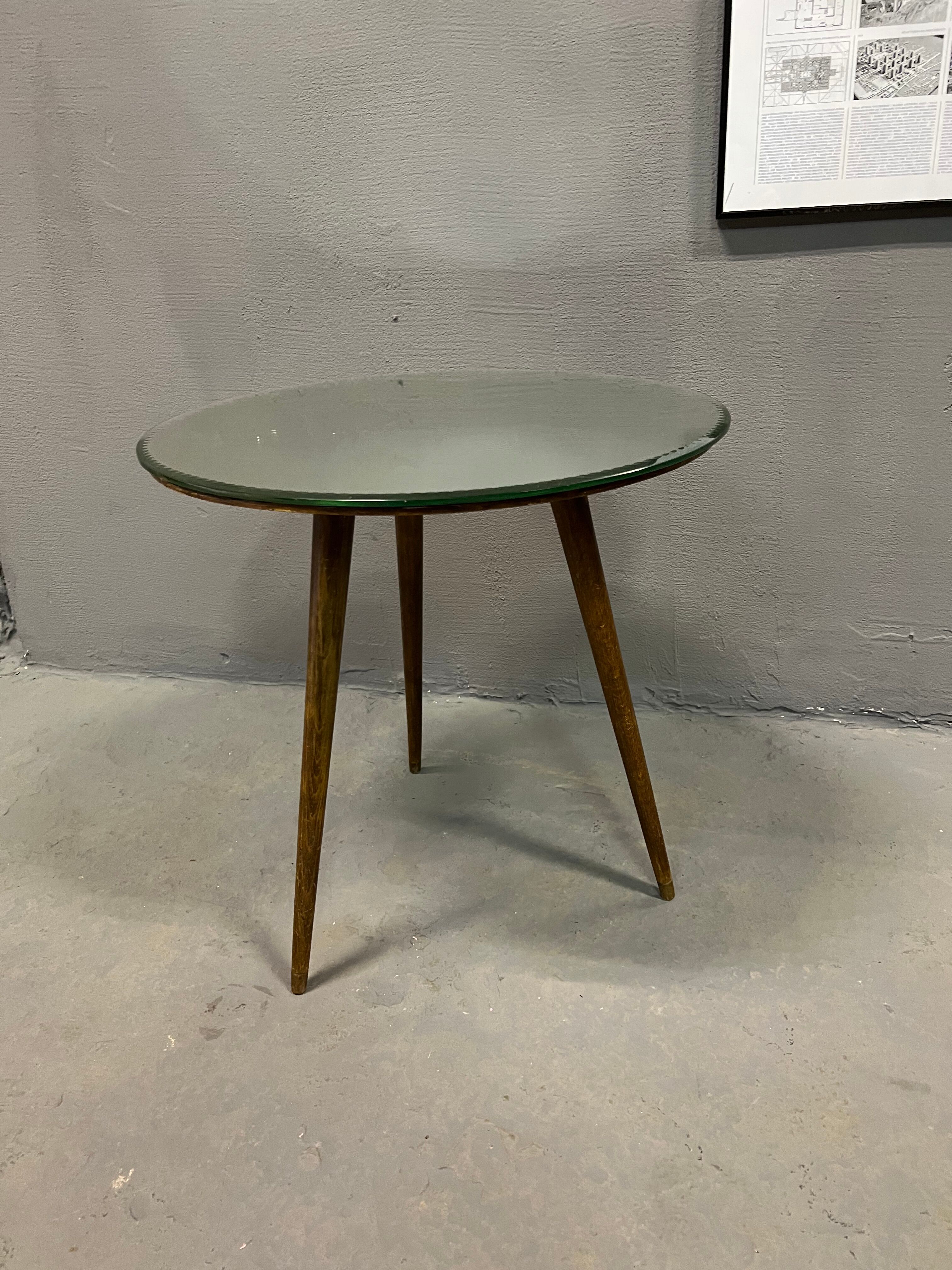 Small table feet spindles and glass top