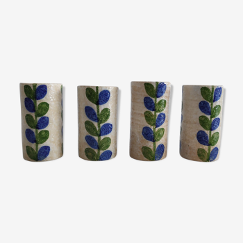 4 vintage floral-patterned ceramic mugs from 60 years