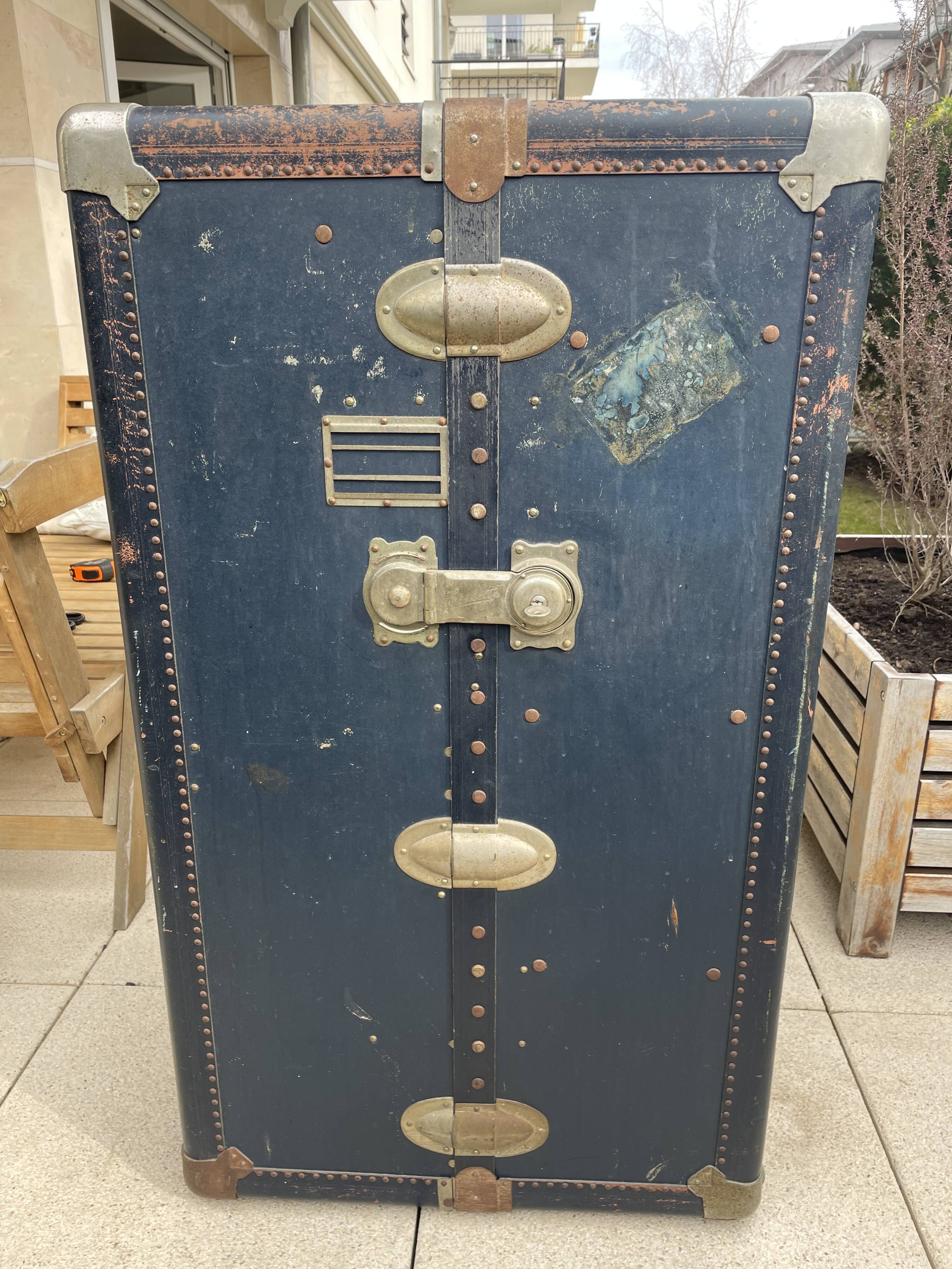 Trunk cabin/Trunk cabinet "Ermett"