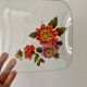 Plat à cake vintage en verre dessins de fleurs
