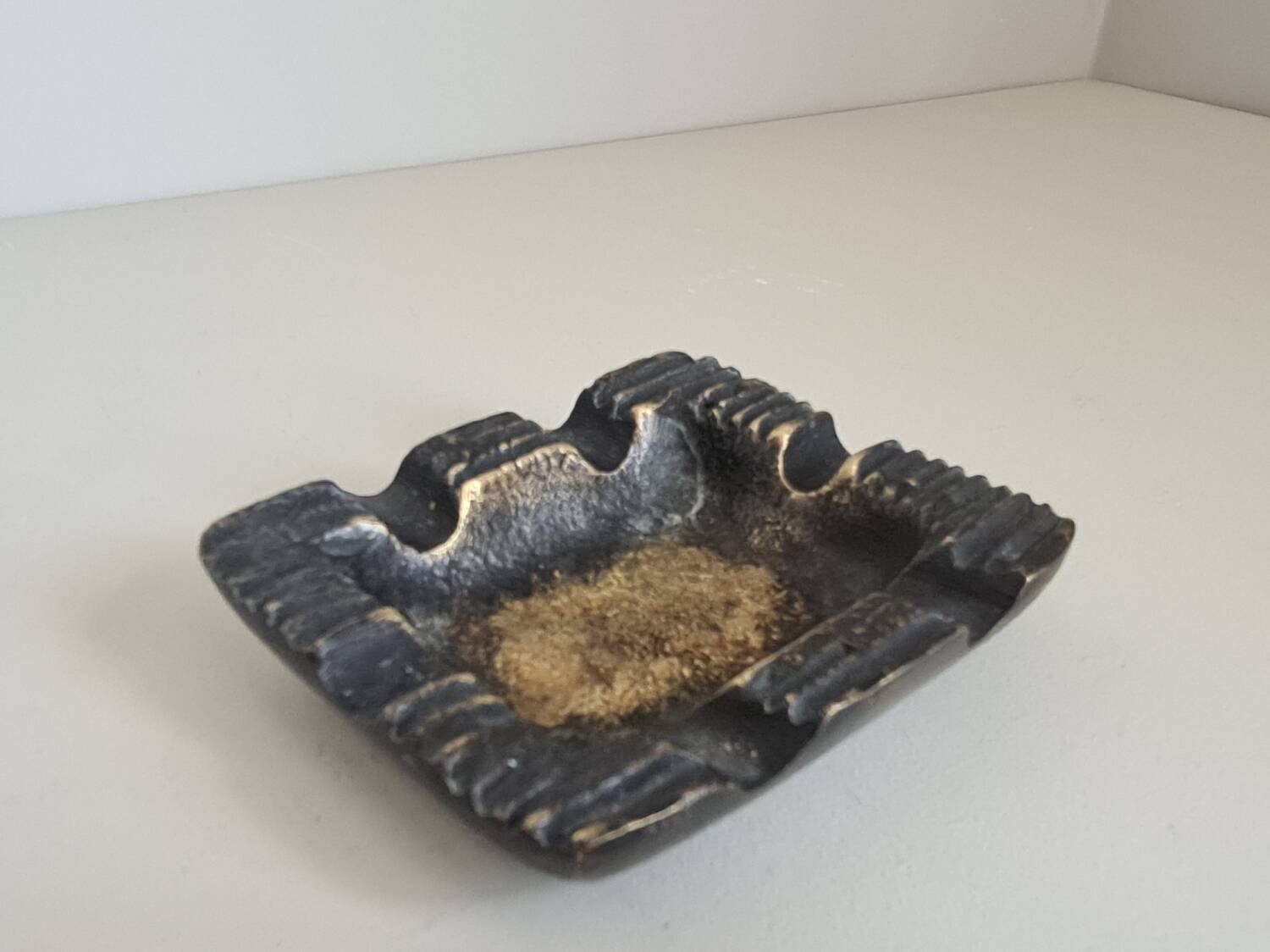 Brutalist bronze ashtray or pocket tray / 70s / vintage / artisanal work / Mid-Century / France / 20th century