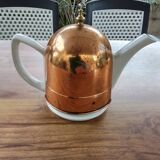 Vintage teapot with insulated lid
