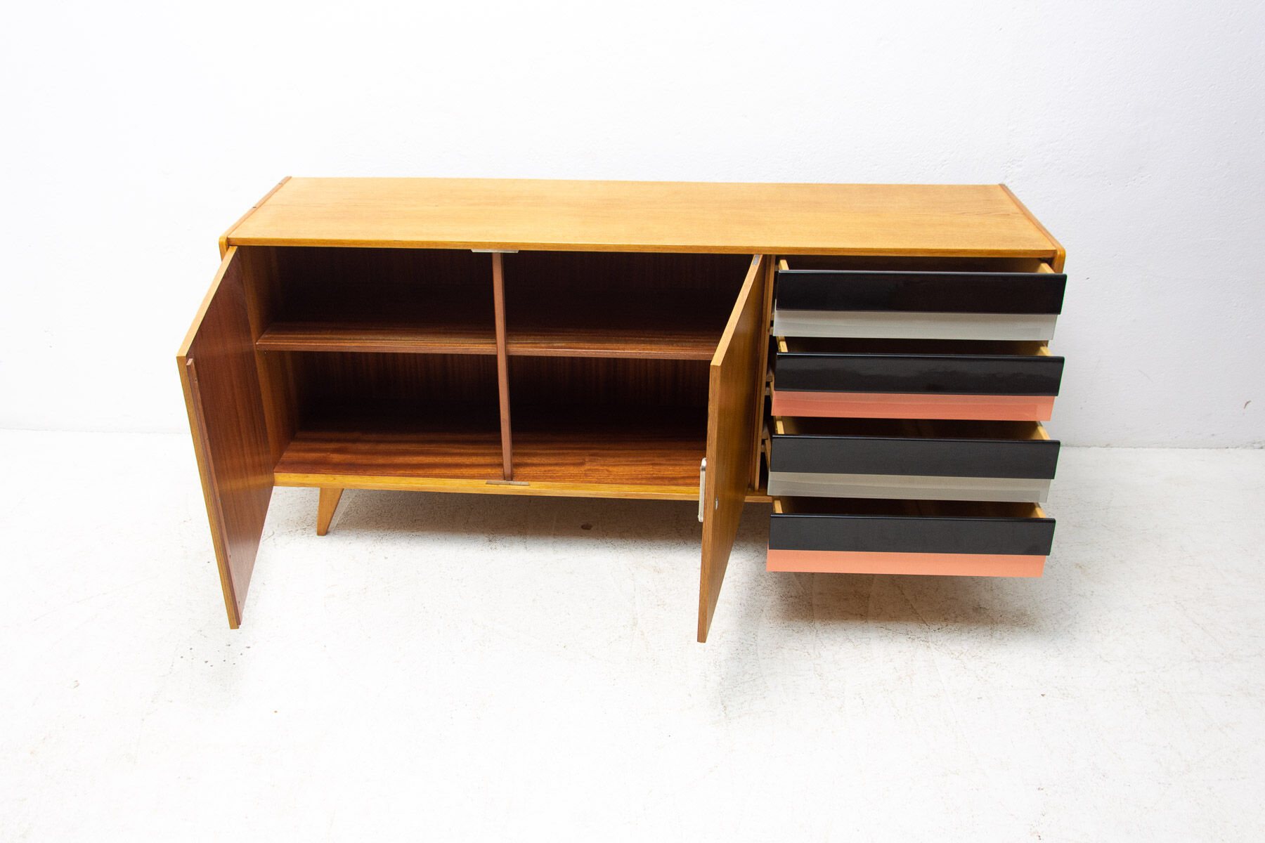 Mid Century U-460 sideboard by Jiří Jiroutek for Interiér Praha