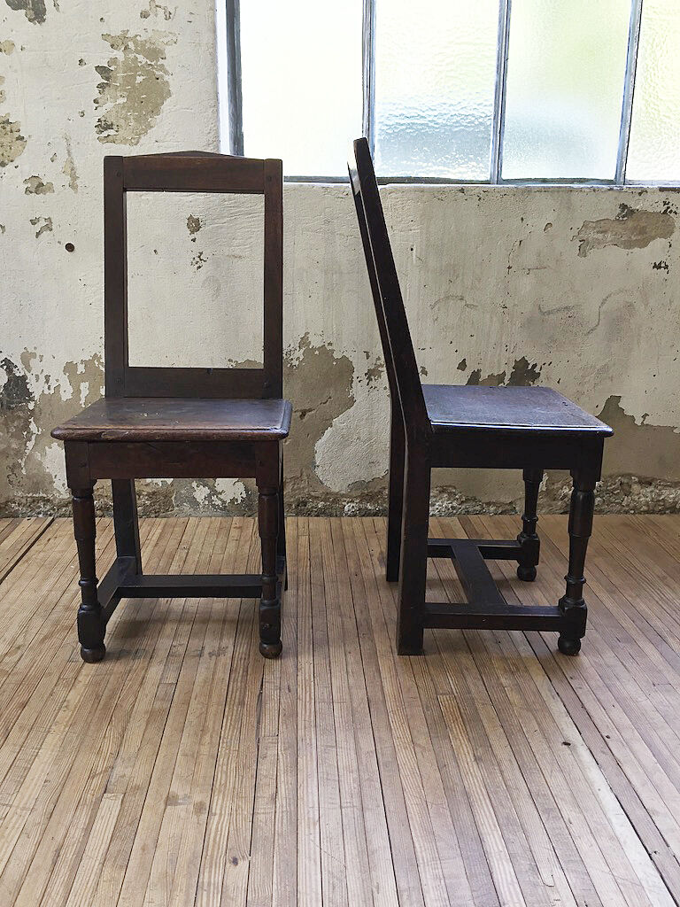 Pair chairs Lorraine