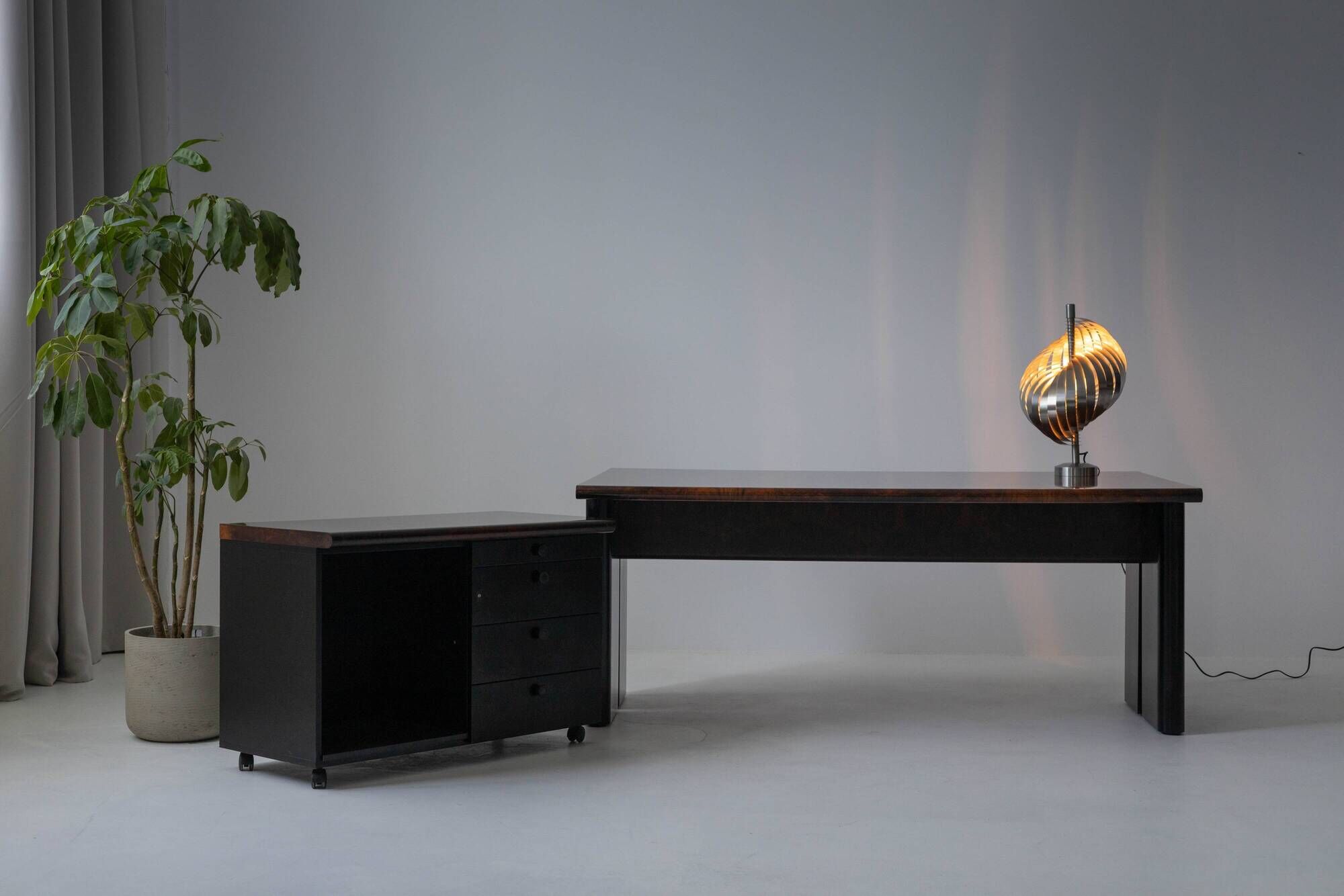 Executive burlwood desk 1980s