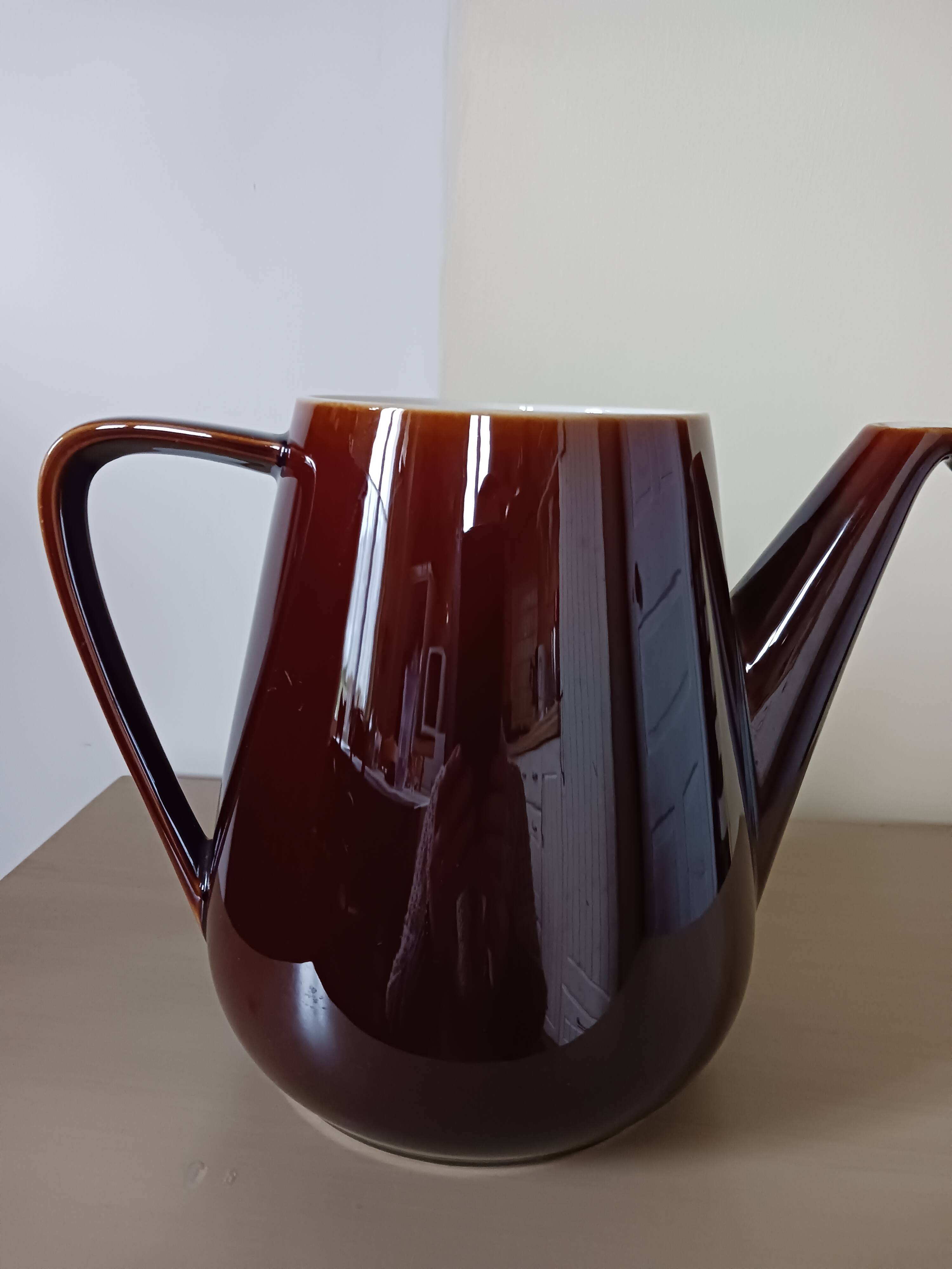 Vintage brown coffee maker from Villeroy and Boch.