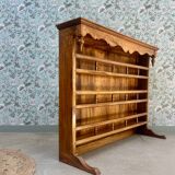 Shelf on foot