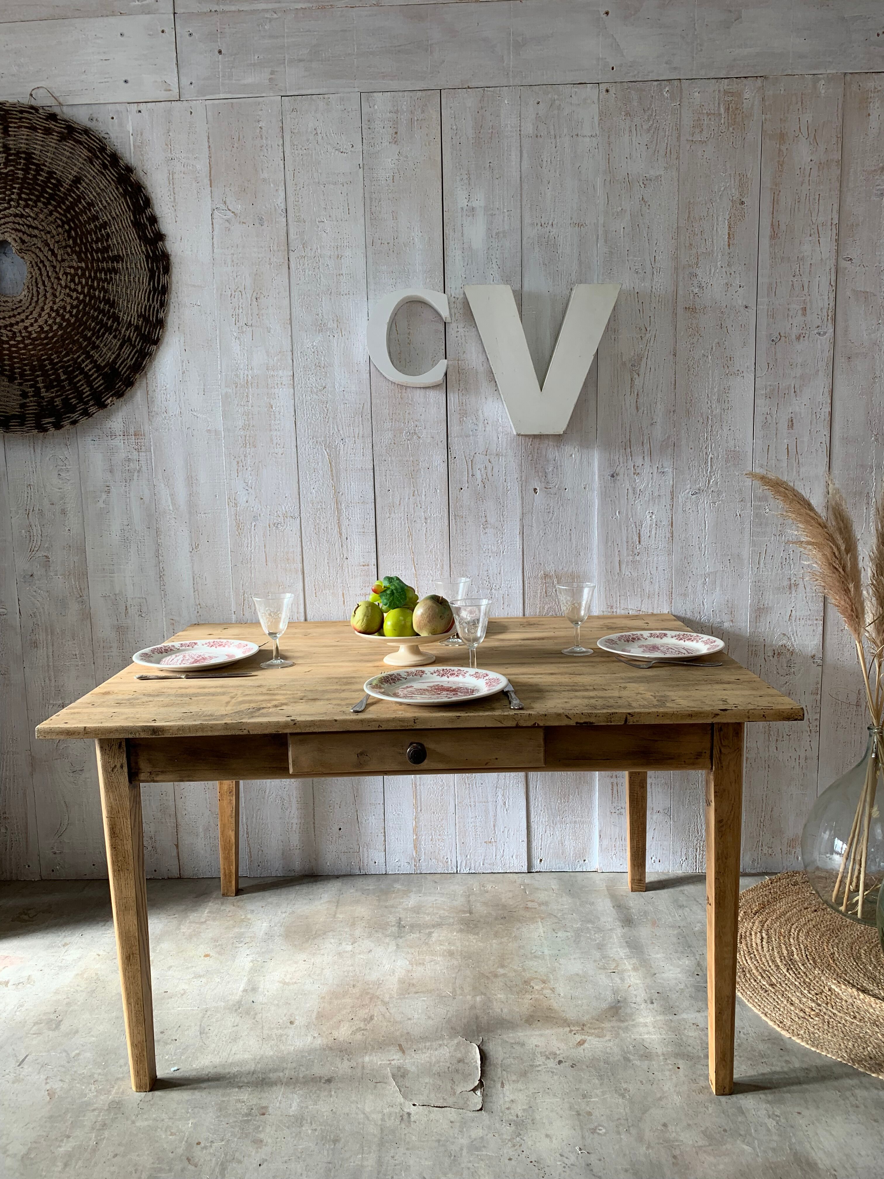 Farm table