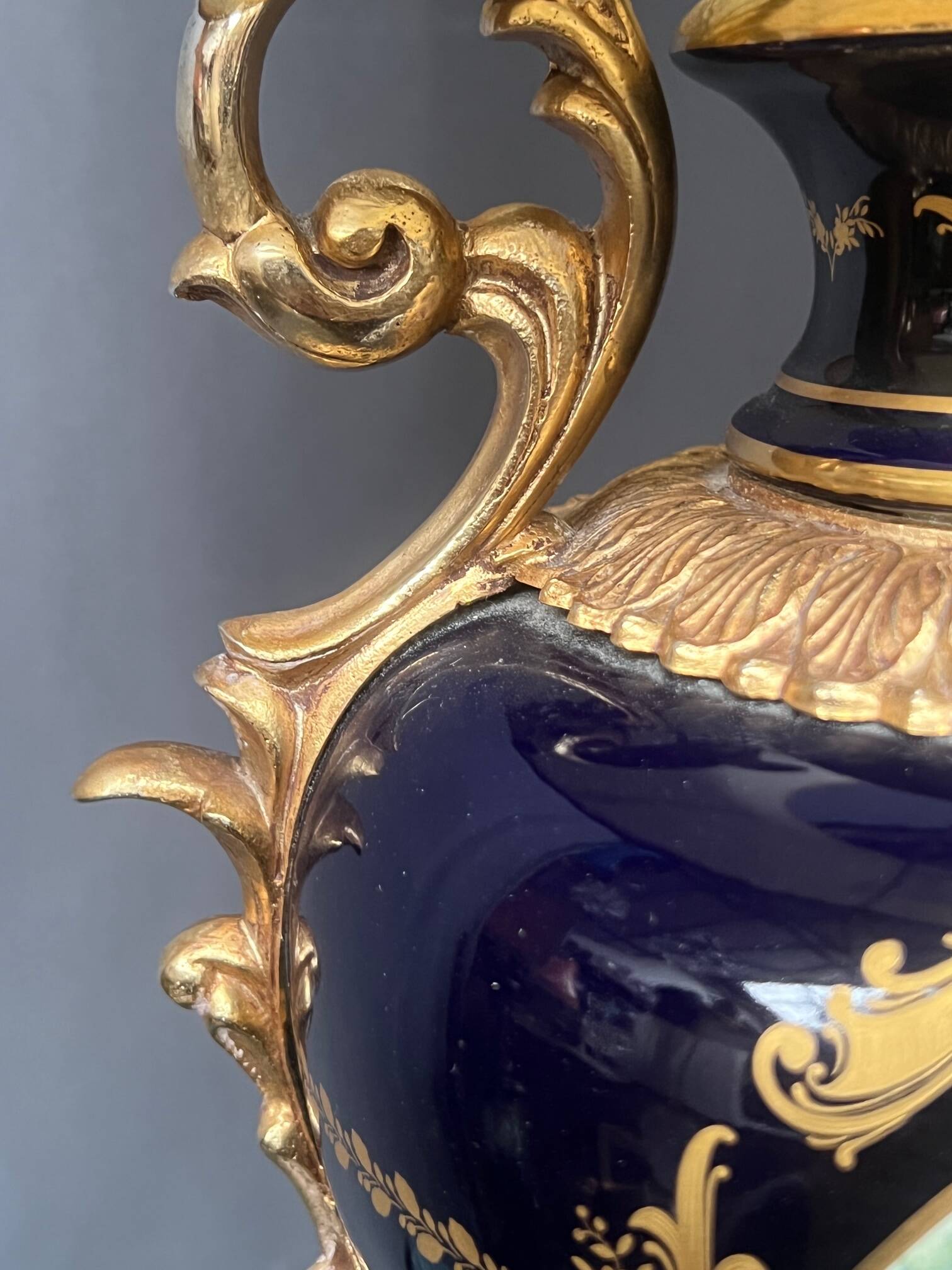 Limoges. Grande lampe de table.