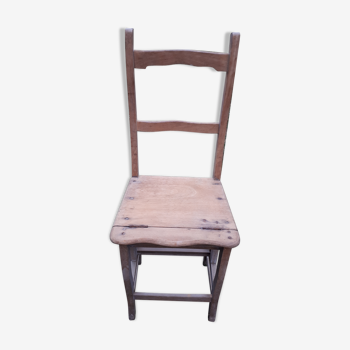 Natural wood escrow chair