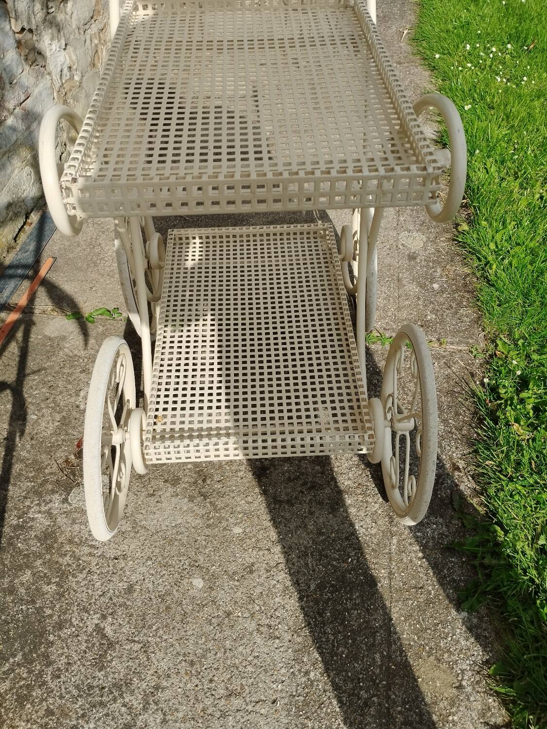 Desserte de jardin en fer ancien