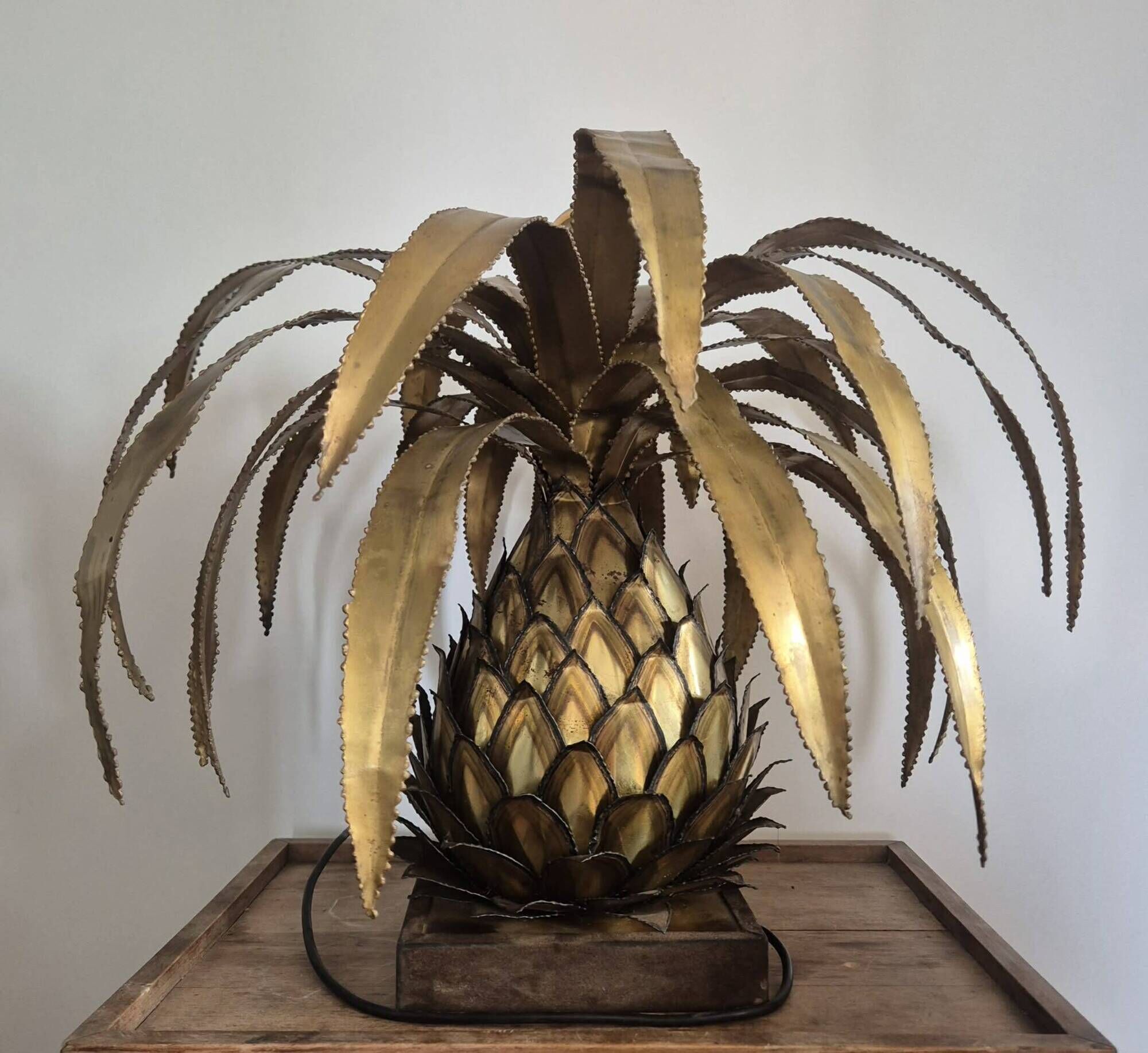 Lampe ananas vers 1970 de la maison jansen à paris.