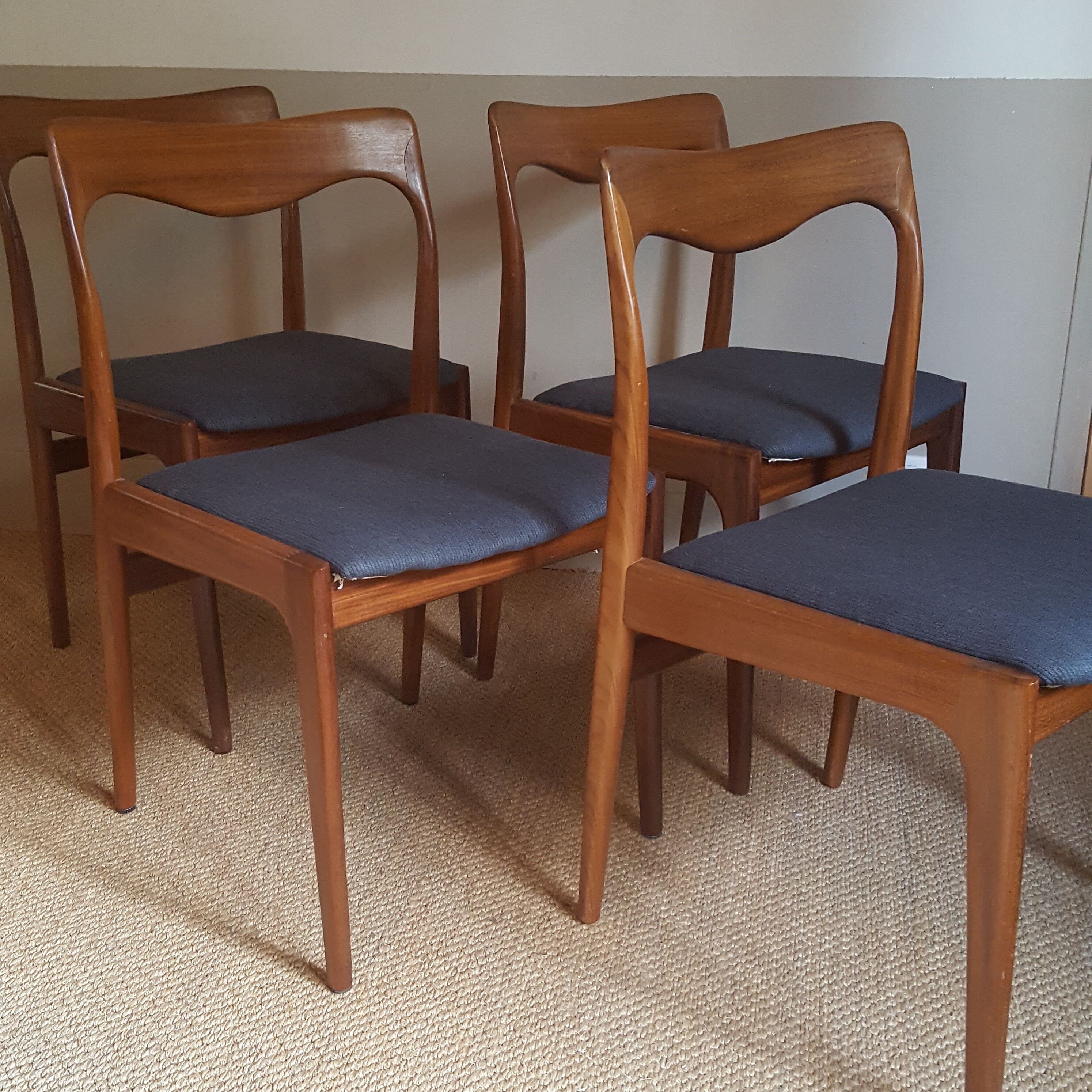 4 chaises Goede Arbeid en teck