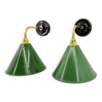 Enamelled sheet metal wall lights
