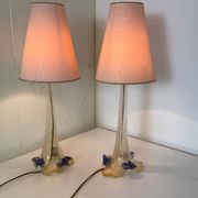 Set of 2 vintage romantic Venetian Italian table lamps in Murano glass.