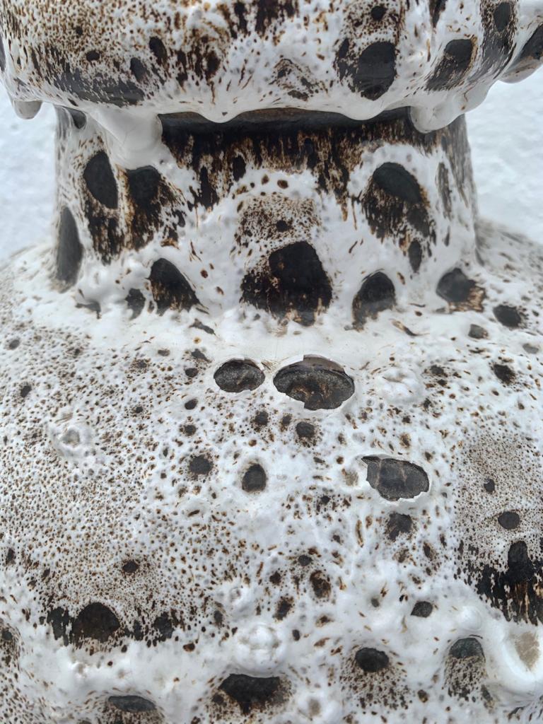 Fat lava enamelled white ceramic lamp