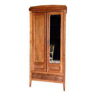 Armoire parisienne