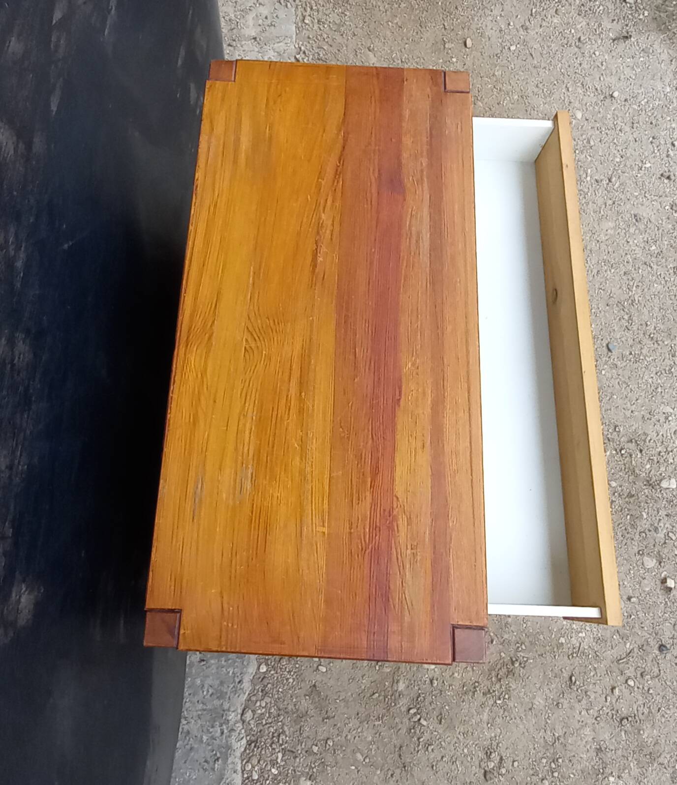 pine chest of drawers