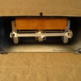 Old enamelled household scale forces 5 kg type roberval with its weights ref A212/1