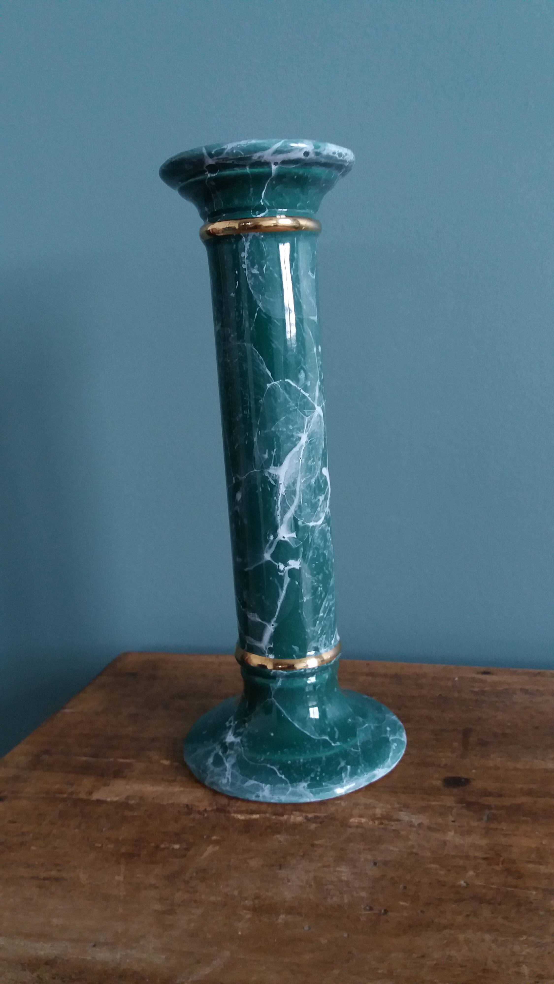 Bougeoir colonne en céramique effet marbre vert et or